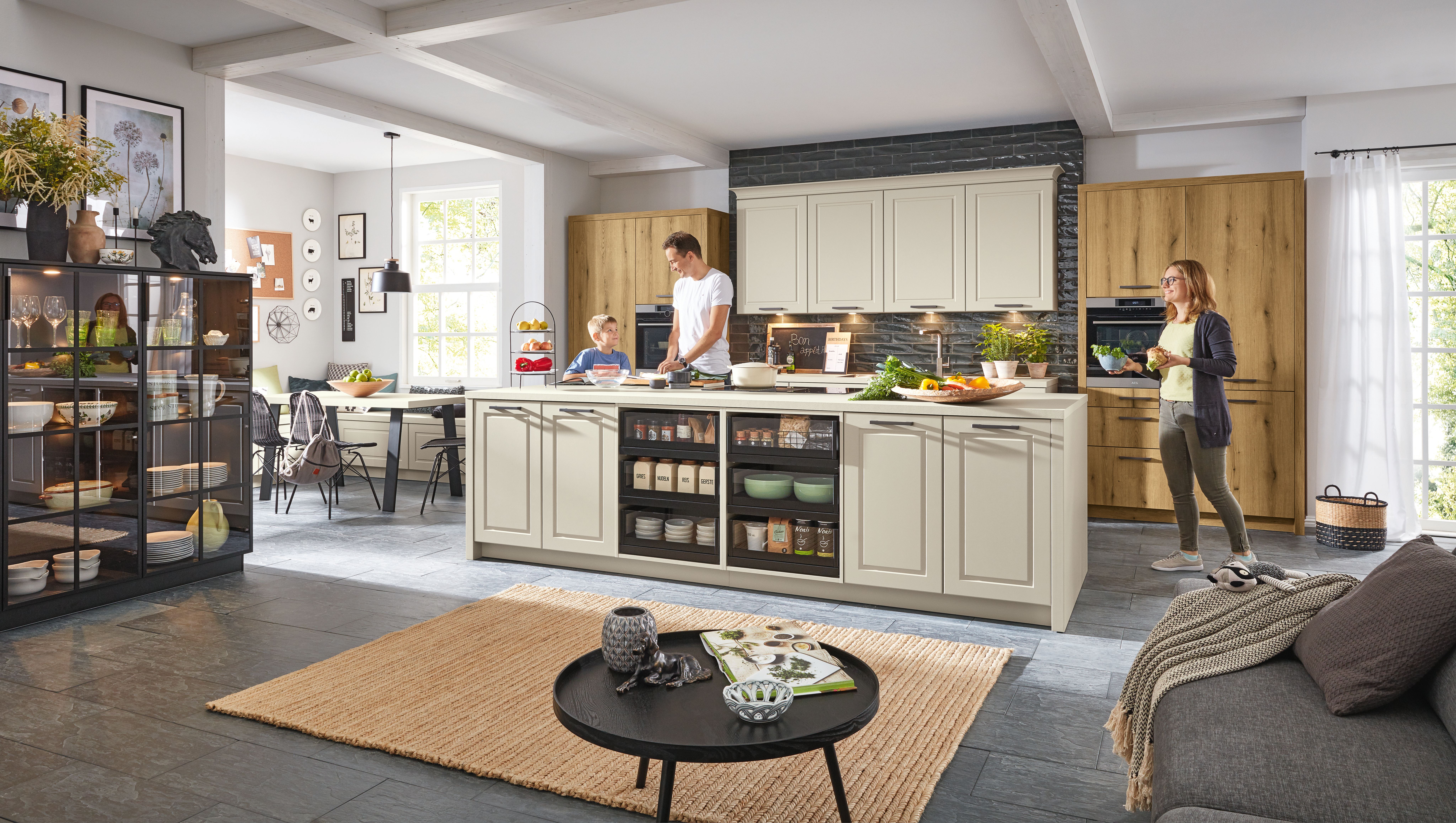 Ballerina SOFIE-B 4769 mit TOP 1606 Arbeitsplatte: Material-Mix aus Lack-Fronten, Echtholz und Stein-Optik